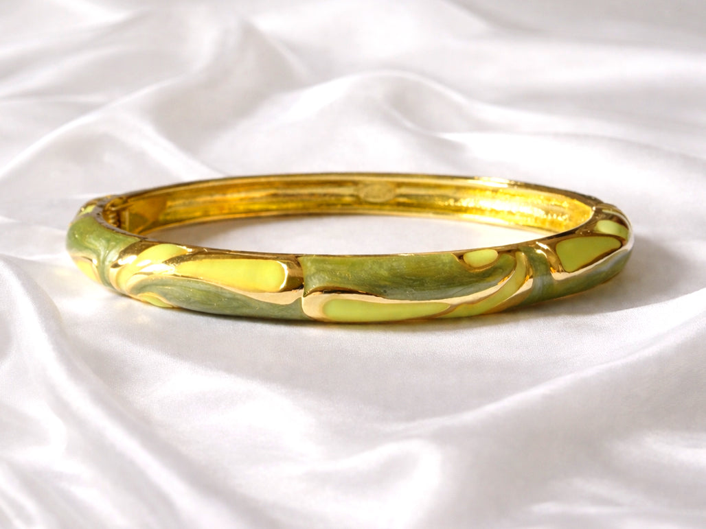 Pistachio Swirl Enamel Bangle (Pack of 1)