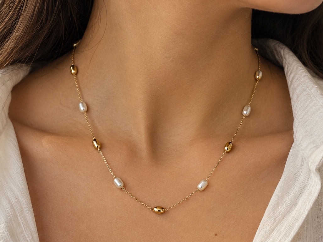 Golden Pearls Necklace