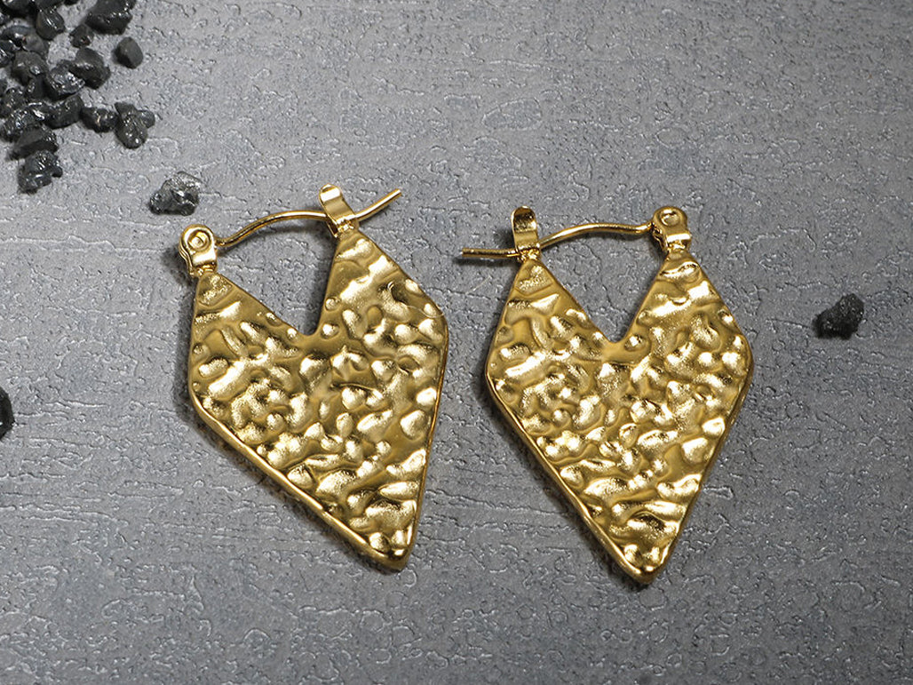 Raw Love Hoops