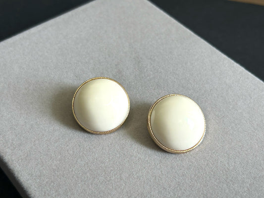 Classic Pearl Studs