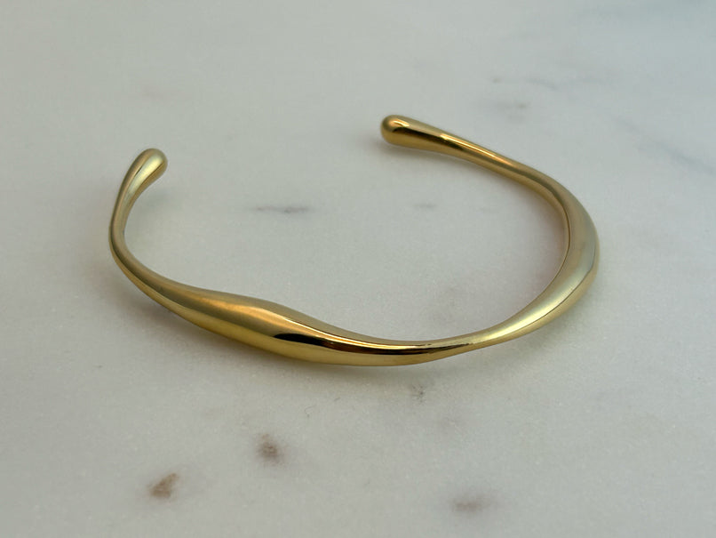 Abstract Cuff