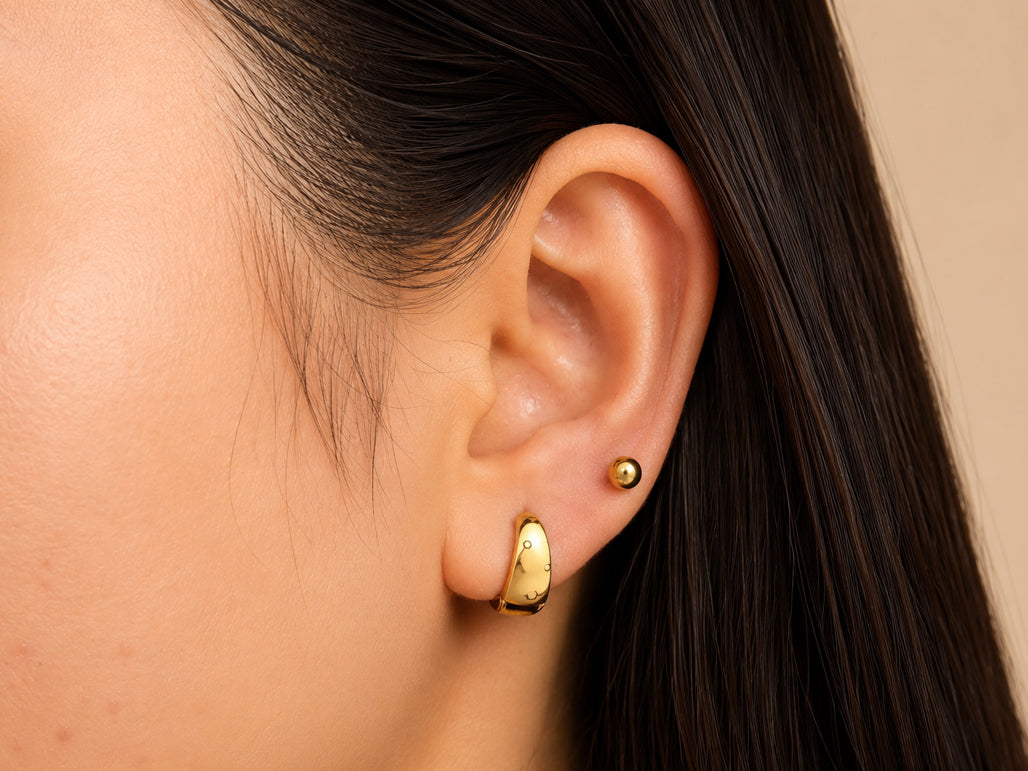 MIla Small Hoops