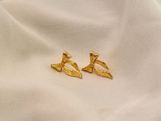 Bow-tiful Studs