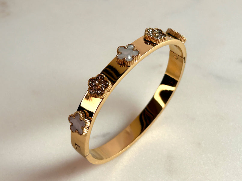 Aura Clover Bangle