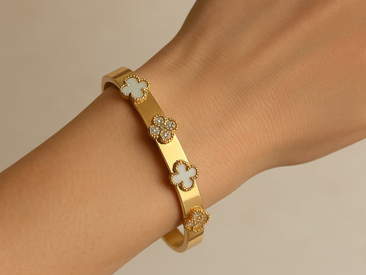Aura Clover Bangle