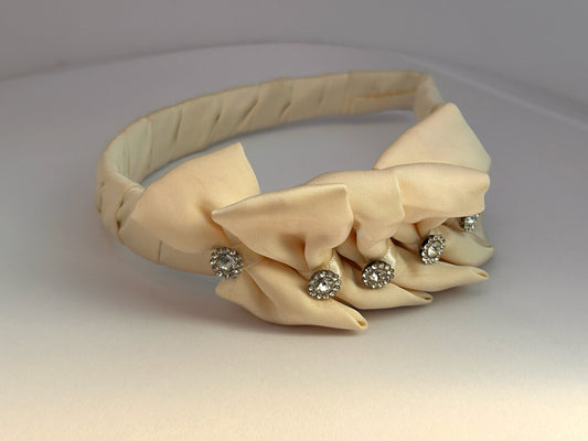 Pearl Kiss Petal Band - White