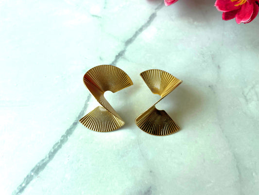 Statement Abstract Studs