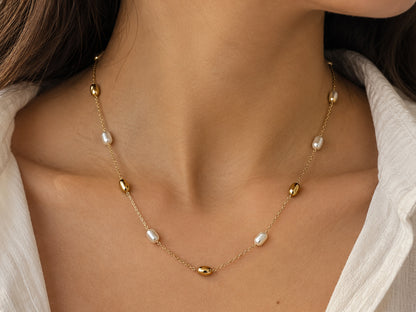 Golden Pearls Necklace