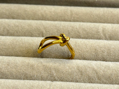 Knot Ring