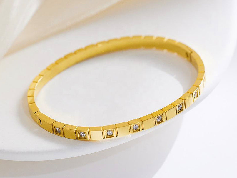 Yara Thin Wrist Bangle