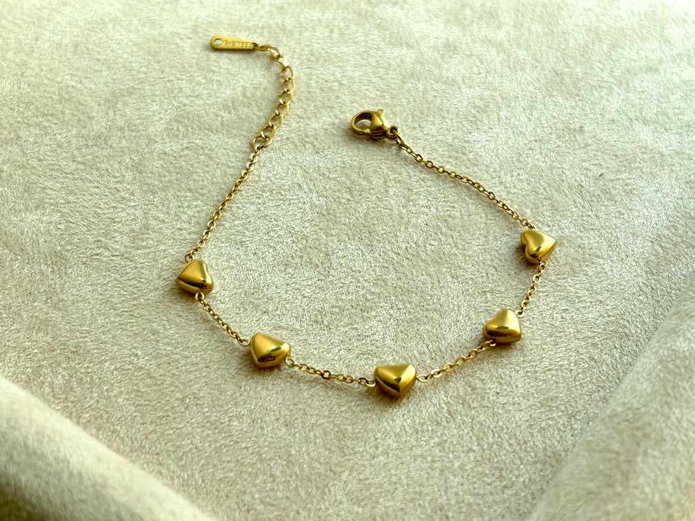 Tiny Heart Bracelet