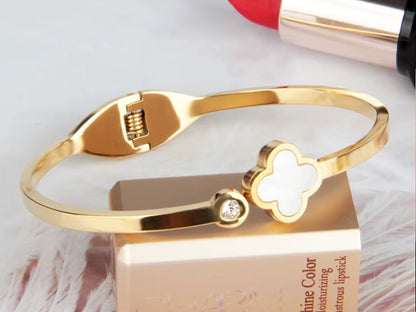 Single Clover Bangle