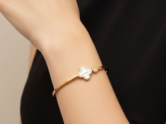 Single Clover Bangle