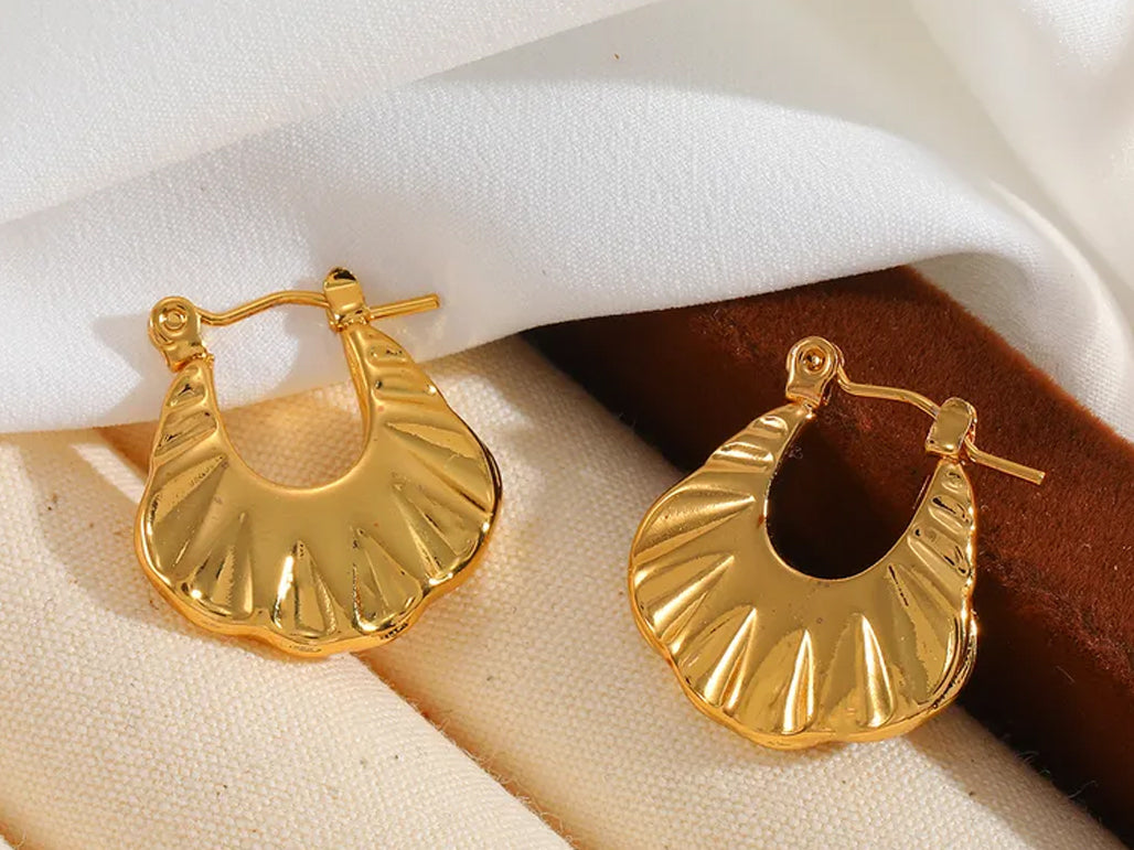 Mila Hoops
