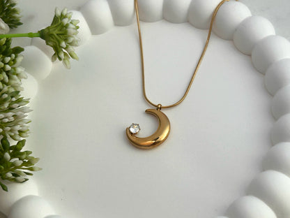 Moonbeam Necklace