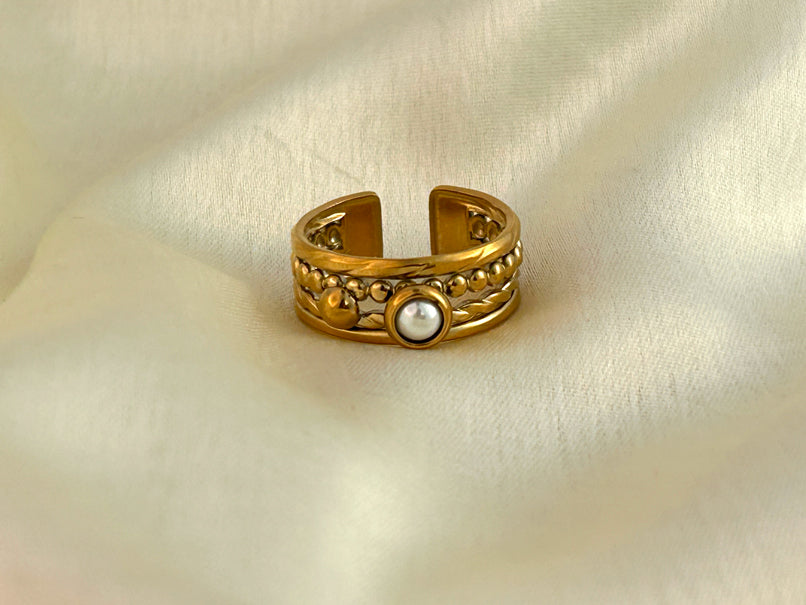 Golden Orb Ring (Adjustable)