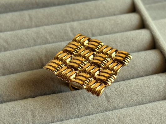 Voven Statement Ring